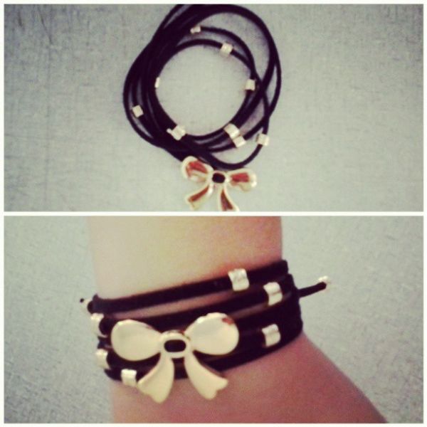 Pulseira Camurcinha com Laço P03